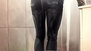 OMG, Desperate Pee in Jeans and Pink High Heels!