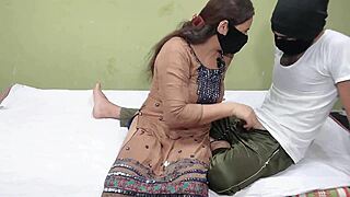 मैंने अपने एक्स-गर्लफ्रेंड से मॉल में मुलाकात की!