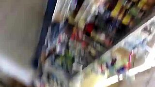 Milf's Phat Ass Hidden In Candid Shot!