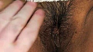 इंटररेसियल लातीना मेच्योर कपल्स वेट बेंट ओवर फन में