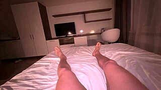 सौतेली बहन चौंक जाती है जब सौतेला भाई पहली बार अंदर छोड़ता है!