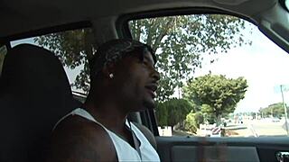 बड़ी अमेरिकन मॉम को कड़ी चुदाई