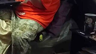 Stepmom Pretends Not To Look At Dick