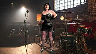 Granny Carmen Rocks Hardcore Cock Sucking