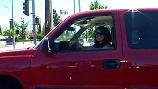 ब्रूनेट मिल्फ सेक्रेटरी ईवा एंजेलिना को चोदना