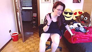 beautiful italian stepmother has crazy orgasms at computer desk