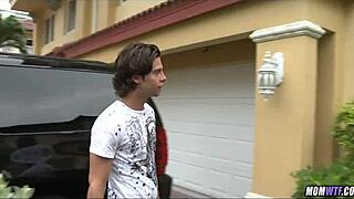 did you spot the neighborhood cougar?