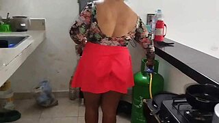 Madrastra culona folla amigo de hijastro pov