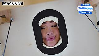 चीटिंग लेटिना मिल्फ Samie Duchamp मसाजिस्ट को लेती है