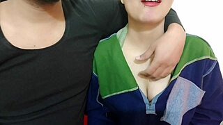 कभी इंडियन देसी हार्डकोर ट्राई किया किचन में डर्टी हिंदी टॉक के साथ?