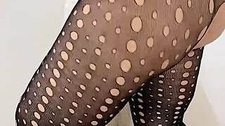 Madura rubia gran culo seduce lencería corra dentro embarazada