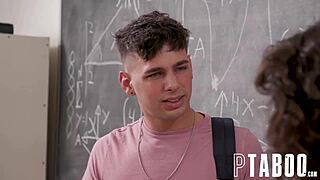 बटफकिंग टीचर विक्टोरिया वॉक्सक्स कै जेक्सन के साथ वाइल्ड POV एक्शन में।