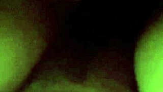 Curvy girl fat lund ko deep leti hai Hindi dirty talk ke saath.