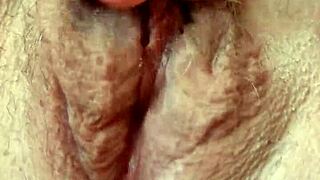 परिपक्व पसी प्ले क्लोज अप और सेक्सी वॉइस से डर्टी टॉक