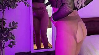 Hot Milf Tears Her Tights