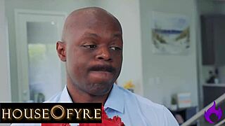 हाउसवाइफ डिलीवरी मैन के साथ चीट करती है