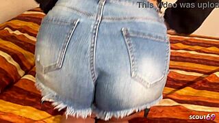 मेक्सिकन लातीना को पुराने जर्मन टूरिस्ट ने उठाया एनल क्रीमपाई के लिए झुके हुए अंकंसेर्ड पीओवी में।