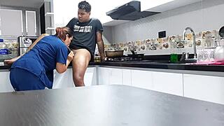 किचन सेक्स एम्प्लॉयी के साथ कैसा रहेगा?