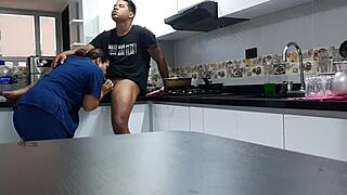 किचन सेक्स एम्प्लॉयी के साथ कैसा रहेगा?