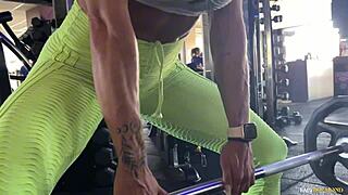 Milf Gostosa Faz Treino Intenso Com Seu Personal Trainer Fodendo Forte - Fabi Drumond