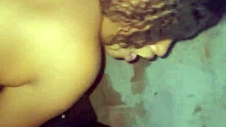 मोटरसाइकिल रोककर गली में उसकी चूत में स्पर्म डाला