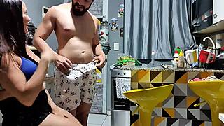 The ifood delivery guy is impatient during the interview