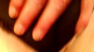 Discover Dawnskye's hidden belly button under boobs and armpits with kisses