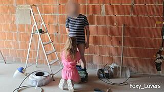 लगभग कैच! कंस्ट्रक्शन साइट जॉब पर सहकर्मी के साथ चीटिंग