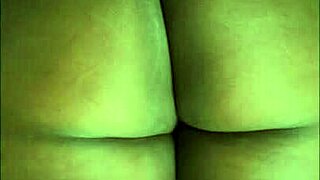 Sexy milf takes a relaxing bath