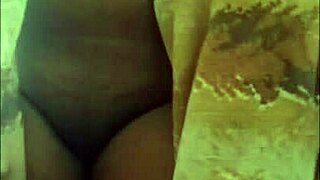 Sexy milf takes a relaxing bath