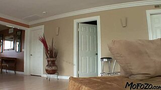 mofozo com student gets a facial