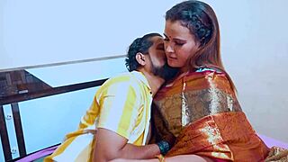 भारतीय देसी प्लेबॉय टाइट मिल्फ को मॉन्स्टर कॉक सैटिसफैक्शन के लिए ढूंढता है