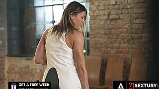 21 Sextury - Horny Milf Kitana Lure Gets Her Ass And Feet Fucked Until He Cums On Her Feet