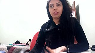 Sarah rosa shares her strangest fetishes in vlog.