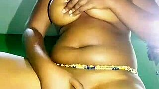 Horny Mature Decides to Play with Her Pussy for First Time