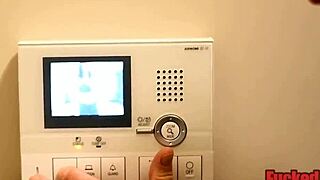 does sexy feet sarah brooke make her personal trainer cum hard?