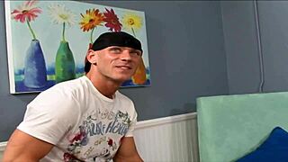 बस्टि ब्लॉन्ड डीप थ्रोट्स कॉक बिफोर इट गोस इन हर पस्सी! वो उत्साहित कहती है