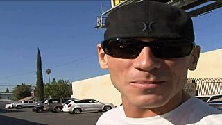 बस्टि ब्लॉन्ड डीप थ्रोट्स कॉक बिफोर इट गोस इन हर पस्सी! वो उत्साहित कहती है