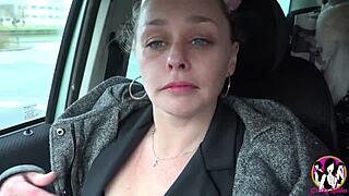 Watch this bombass milf get assfucked outdoors?