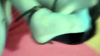 scorpiotinna shows off her stockings and beautiful feet