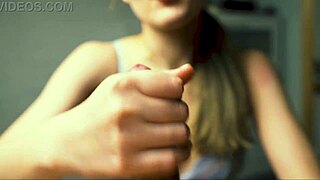 Beauty Jerks Boyfriend To Pleasure Peak