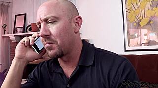 Does This 19-Year-Old Amateur Want a Big Facial?