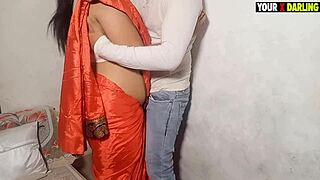 मैरिड गर्ल डॉगीस्टाइल पोजीशन में