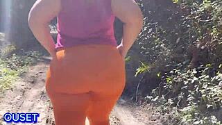 Madrastra BBW has public sex with stranger.