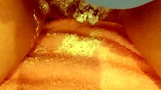 I love the sensation of talcum powder