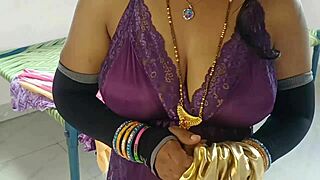 Delivery Boy and Hot Sexy Bhabhi Desi Fucking