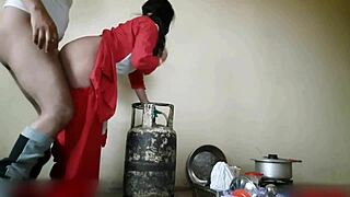 इंडियन स्टेपसिस्टर सेक्स किचन क्विकी में।