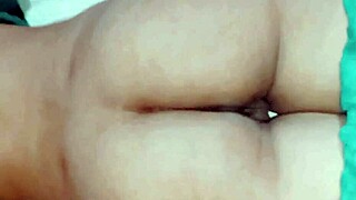 भाभी देवर घर पर डेसी इंडियन स्टाइल में चोदते हैं!