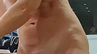 Milf's Big Pussy Gaping Close Up in Homemade Beaver Shave