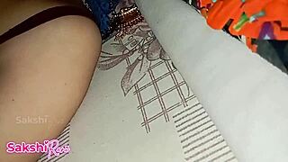 बुश वैजिना मेच्योर गिल्फ ओल्ड यंग क्रीमपाई फक में टीज़ करती हैं